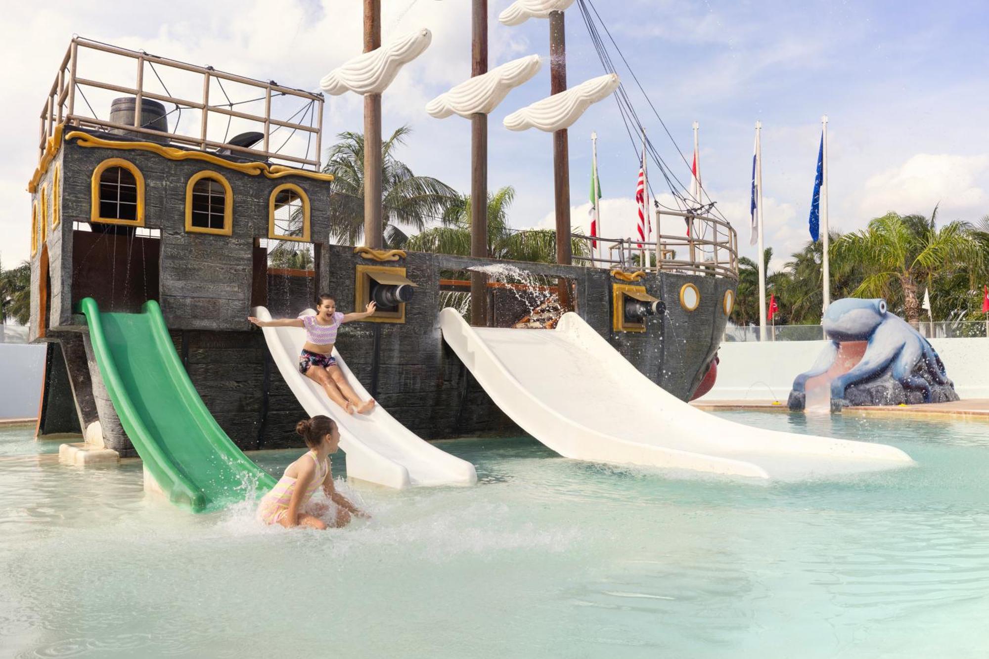 Seadust Family Resort 5*