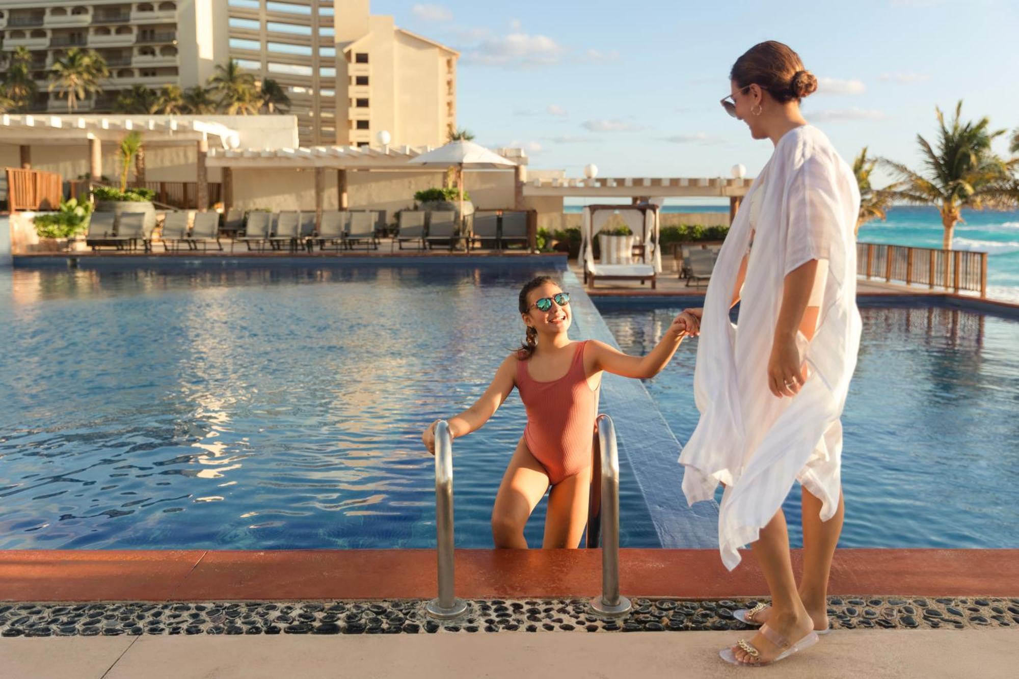 Seadust Family Cancun