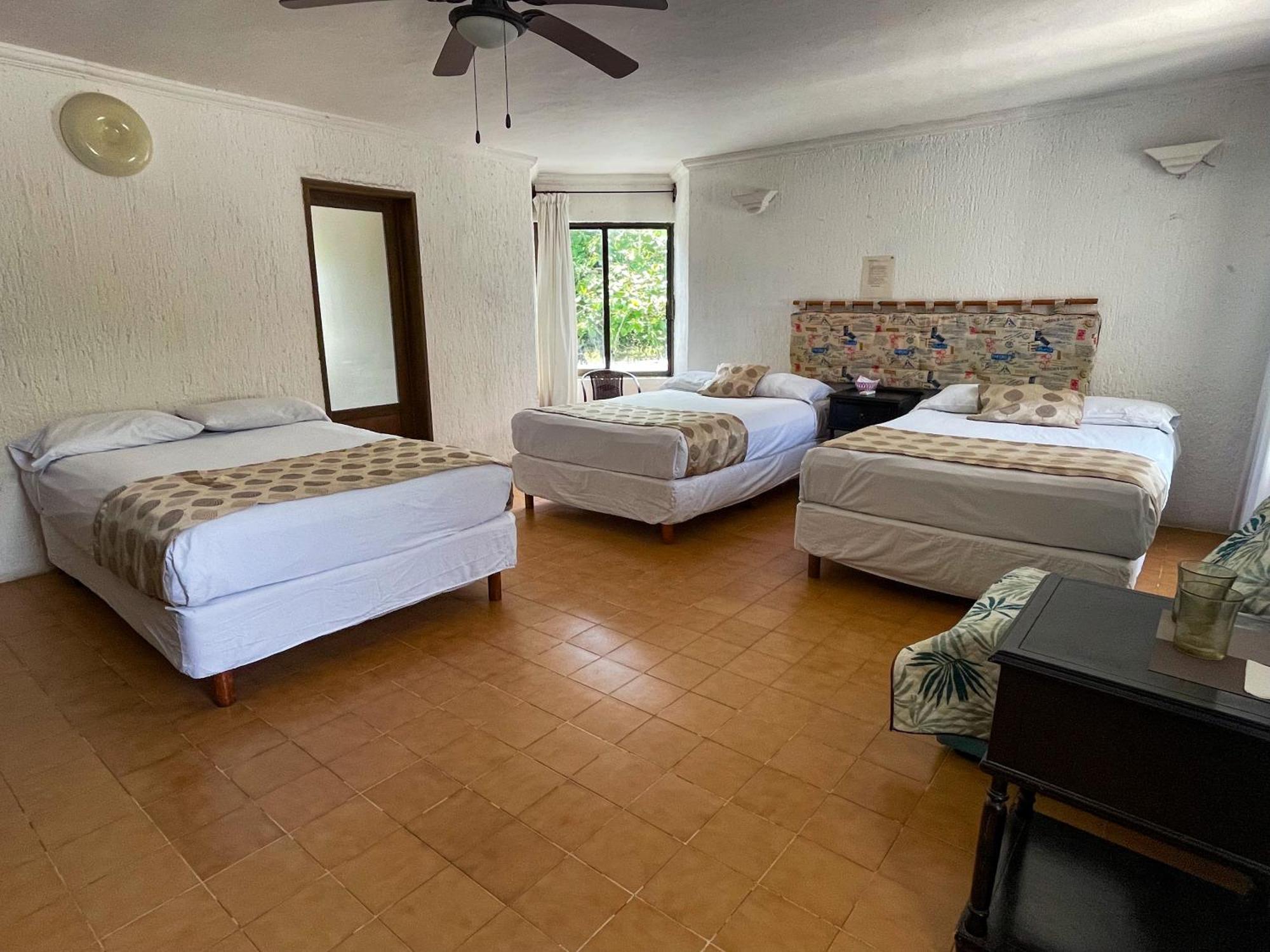 Casa Luna Family & Friends Bed & Breakfast Cancun