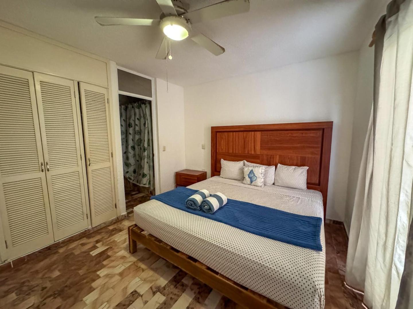 Apartment Spacious 2-story, 4 Bedrooms, Ocean View Balcony Cancun