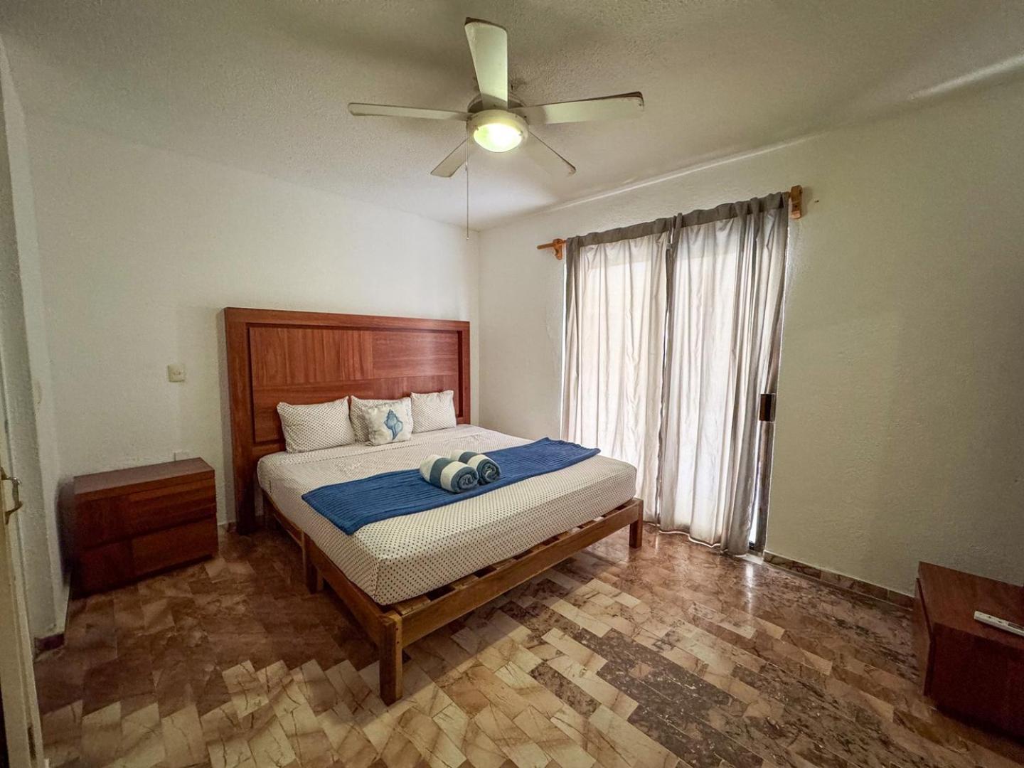 Spacious 2-story, 4 Bedrooms, Ocean View Balcony Apartment