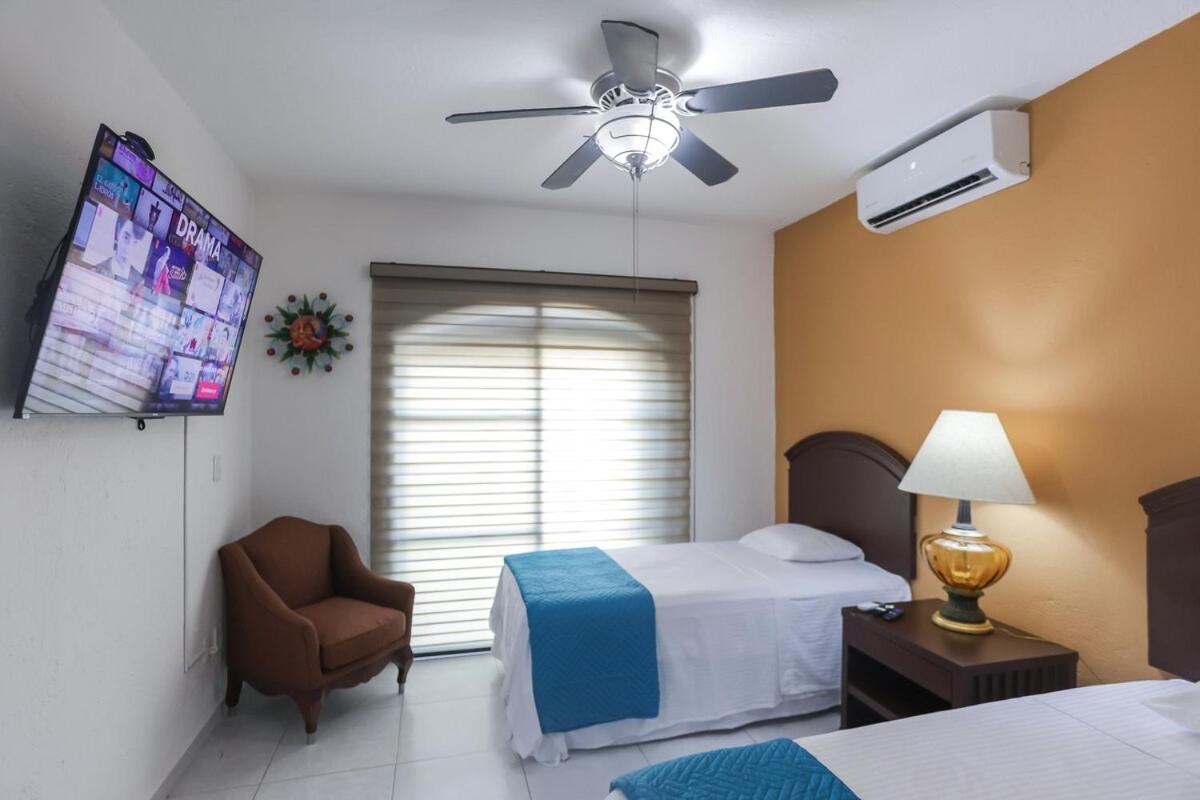 Downtown For 7 Guests, Access To Pool! Holiday home Cancun