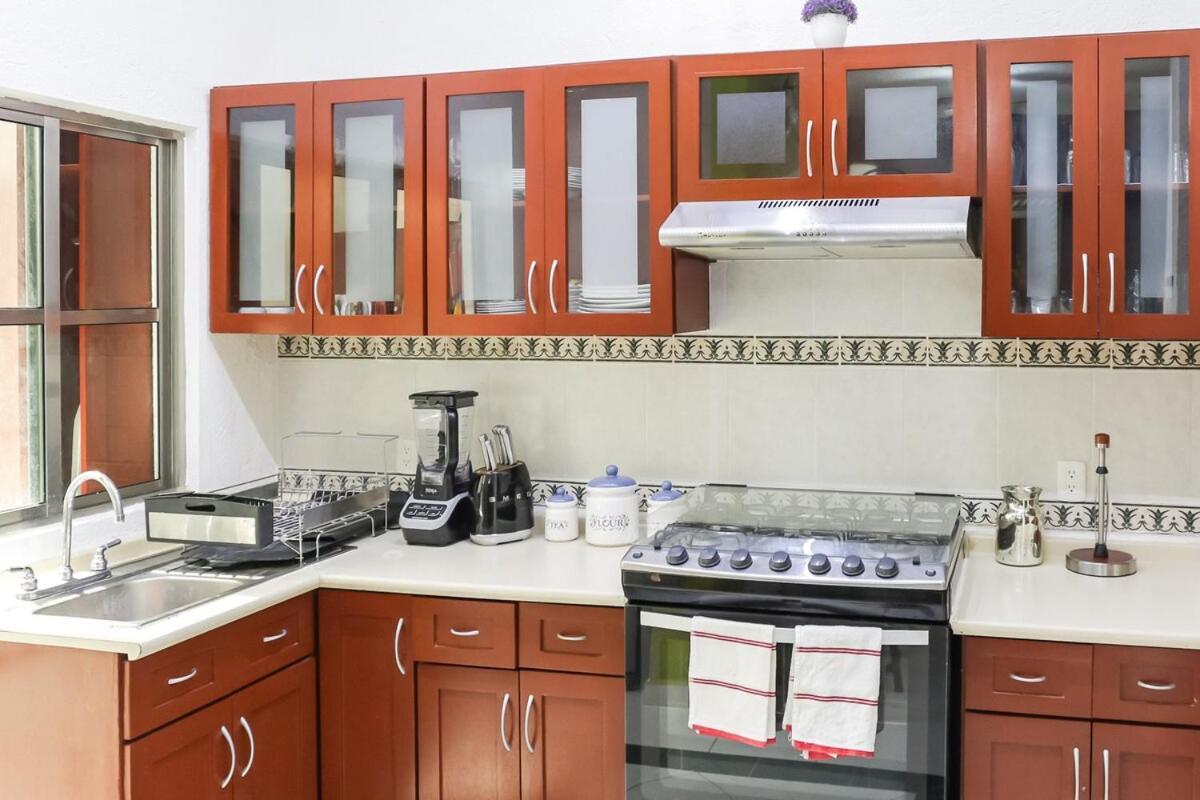 Downtown For 7 Guests, Access To Pool! Holiday home *