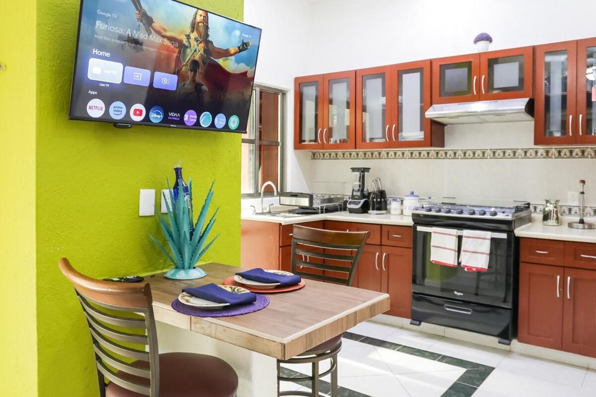 Downtown For 7 Guests, Access To Pool! Cancun