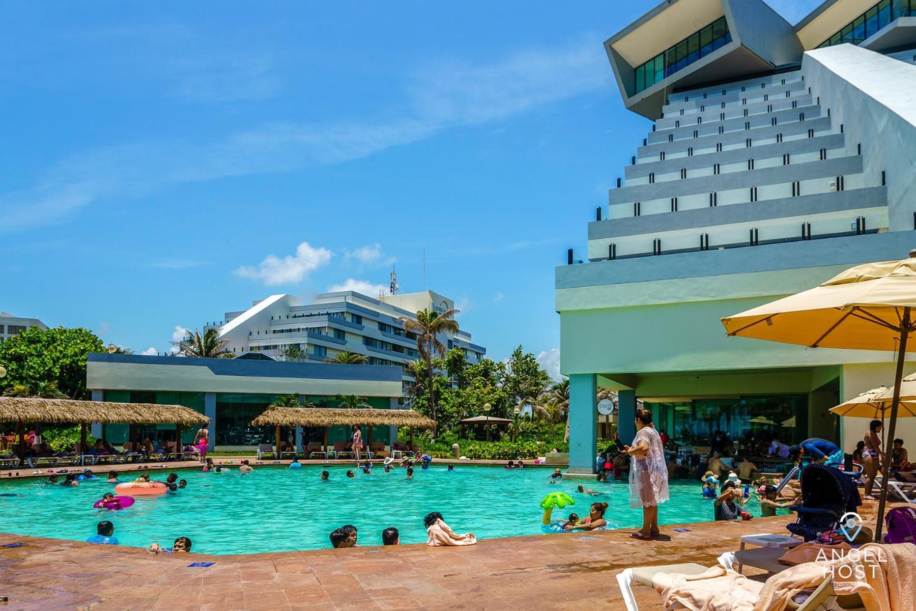 Fabulous Oceanview Access To & Pools Ferienhaus Cancún