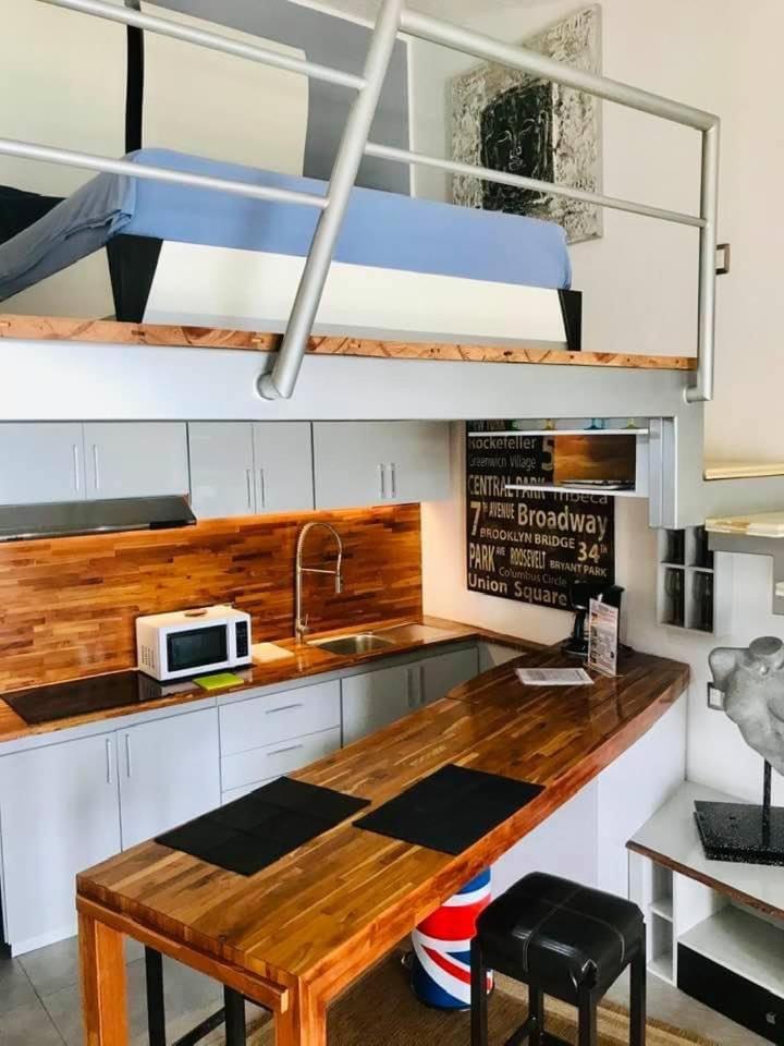 Caribbean Apartment