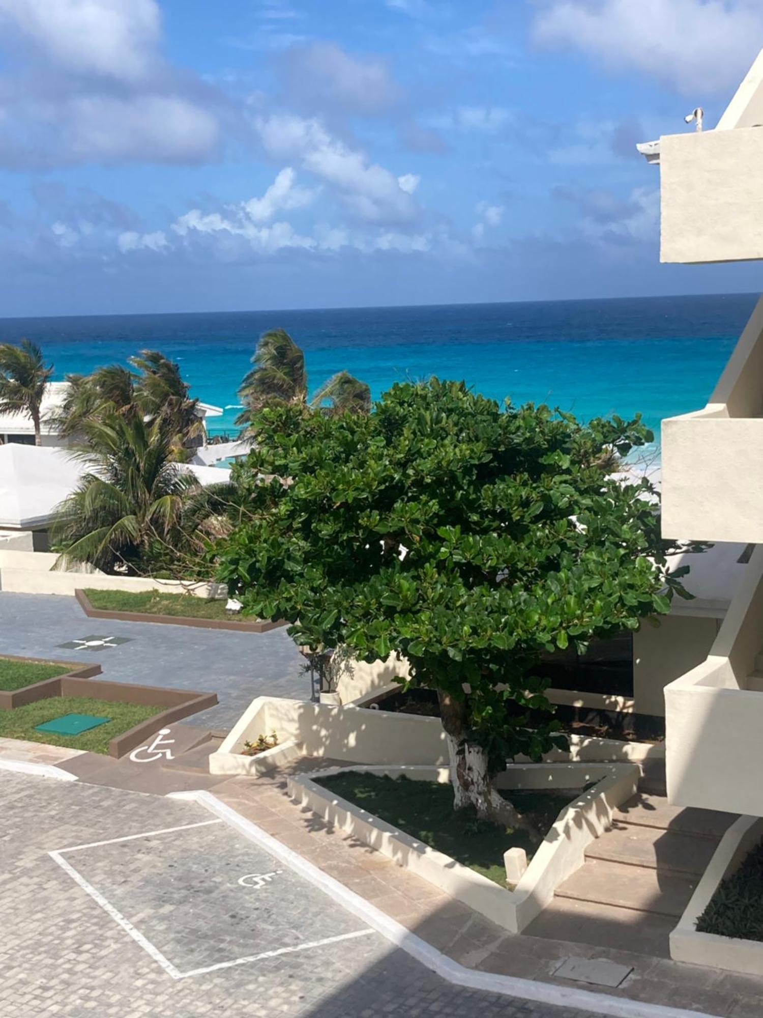 Oceanfront Sunsets Entire Apartment