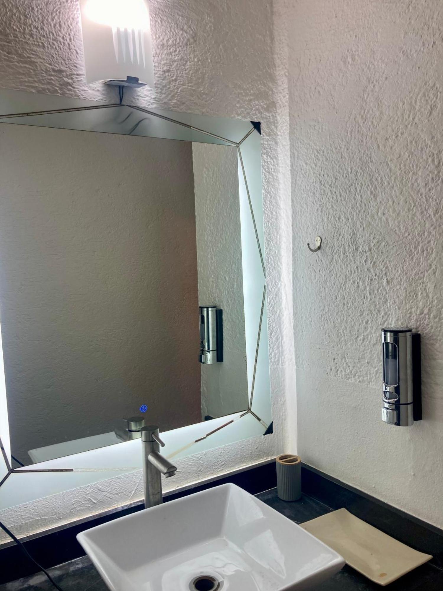 Oceanfront, Entire Apartment Cancún