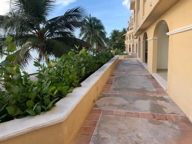 Amazing Steps From The Caribbean Sea, Front * Cancun
