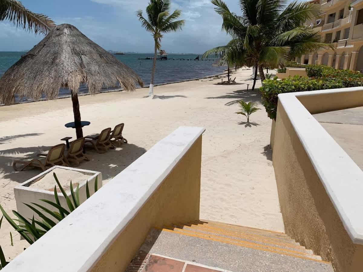 Amazing Steps From The Caribbean Sea, Front Apartment