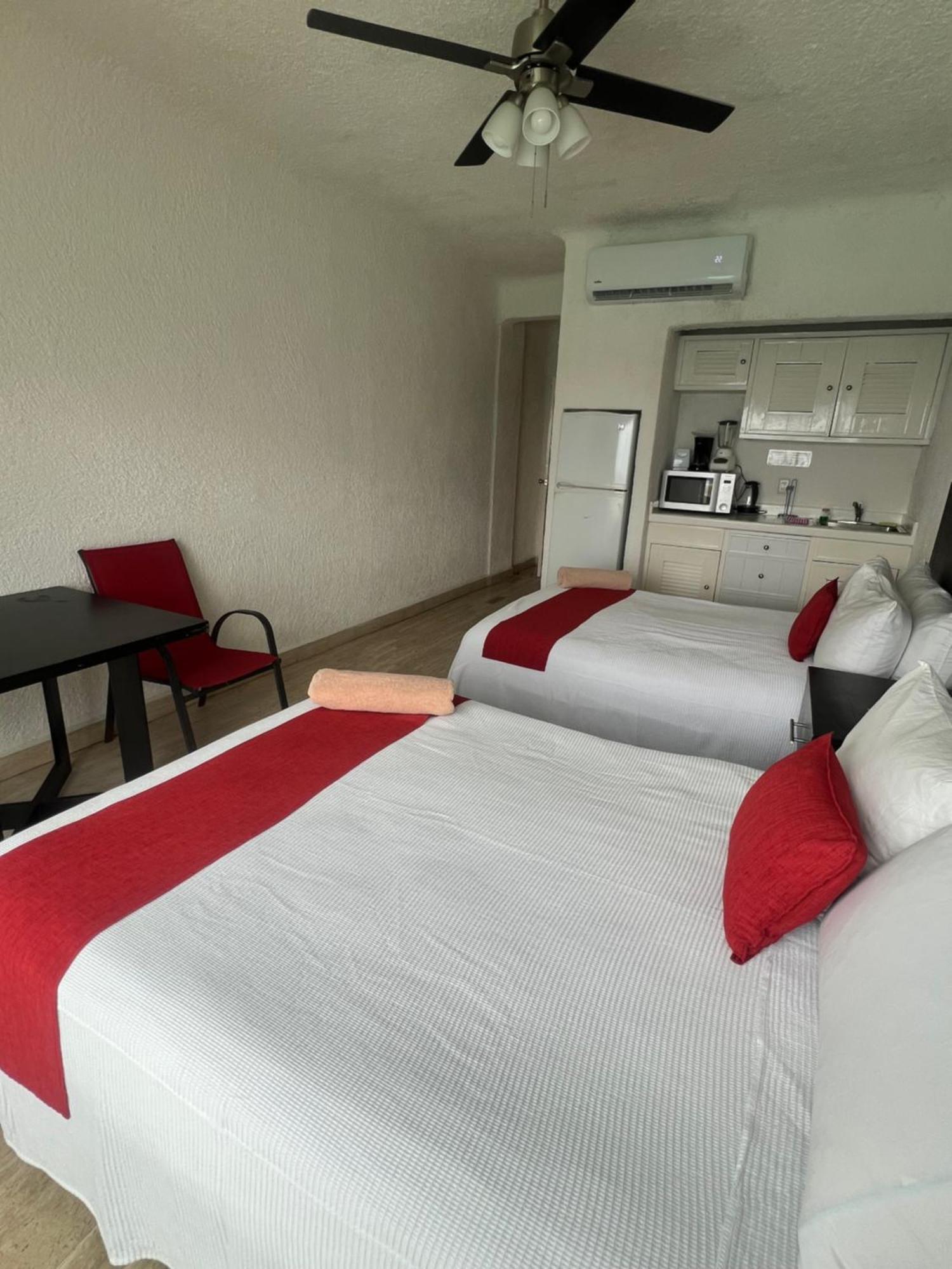 Plaza Estudios Frente Al Mar * Cancun