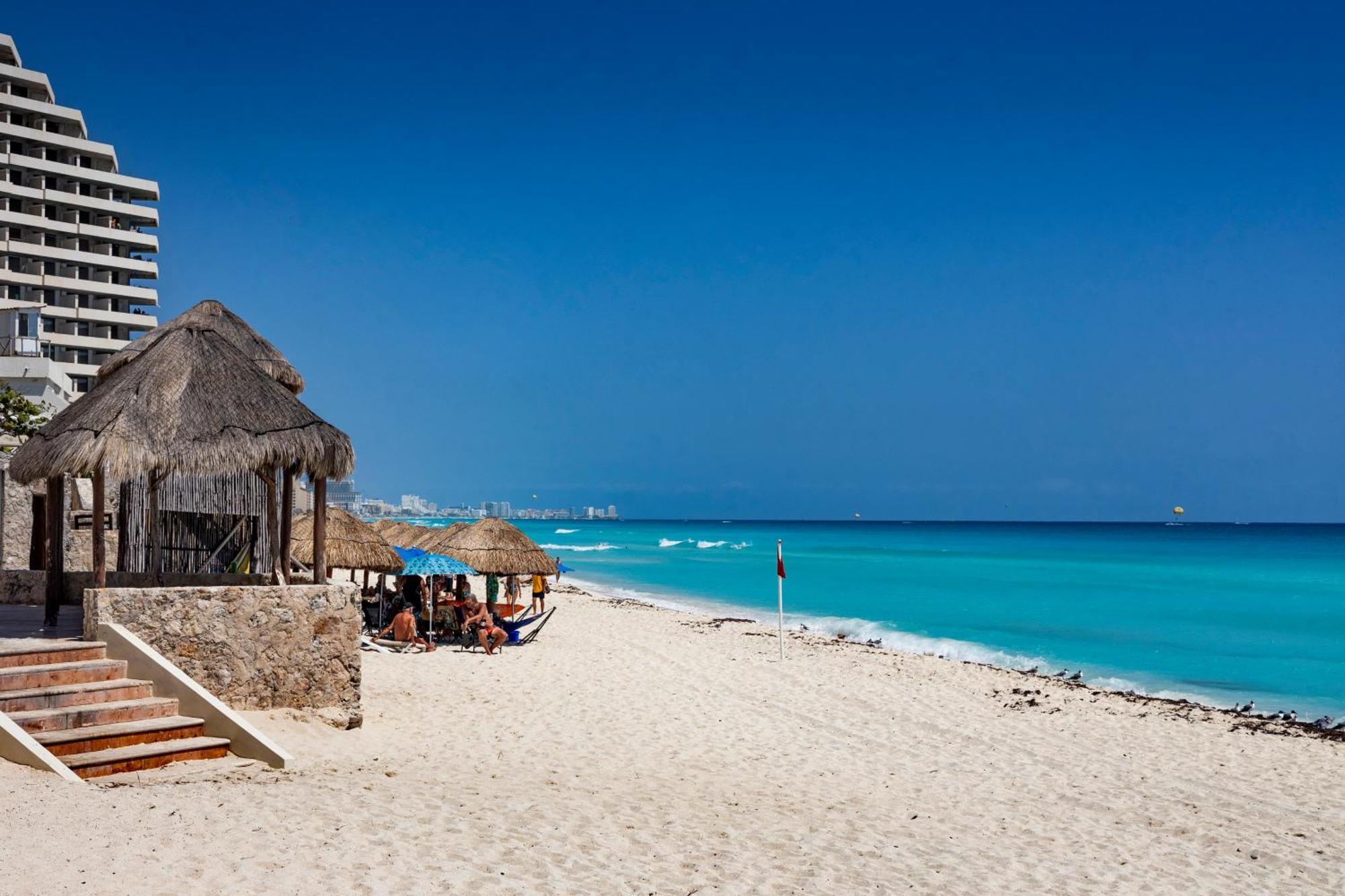 One Bedroom Garden Level With Partial Ocean View Zone Apartment Cancun