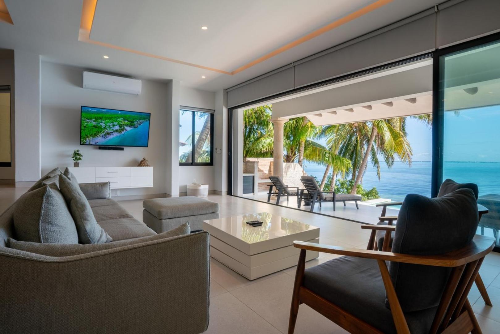 6br Modern Oceanfront W/ Infinity Pool Holiday home Cancun