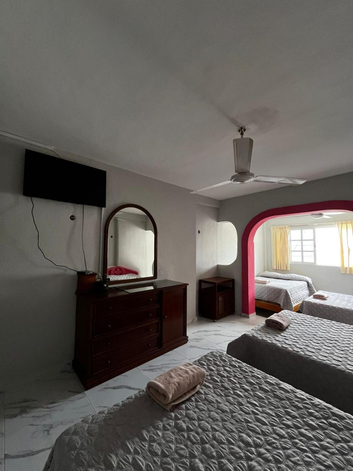 Rosa Hotel *