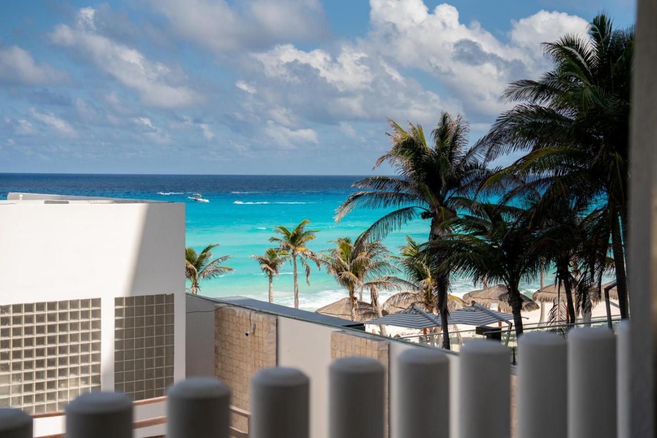 Beachfront With Stunning Views And Pool Cancun