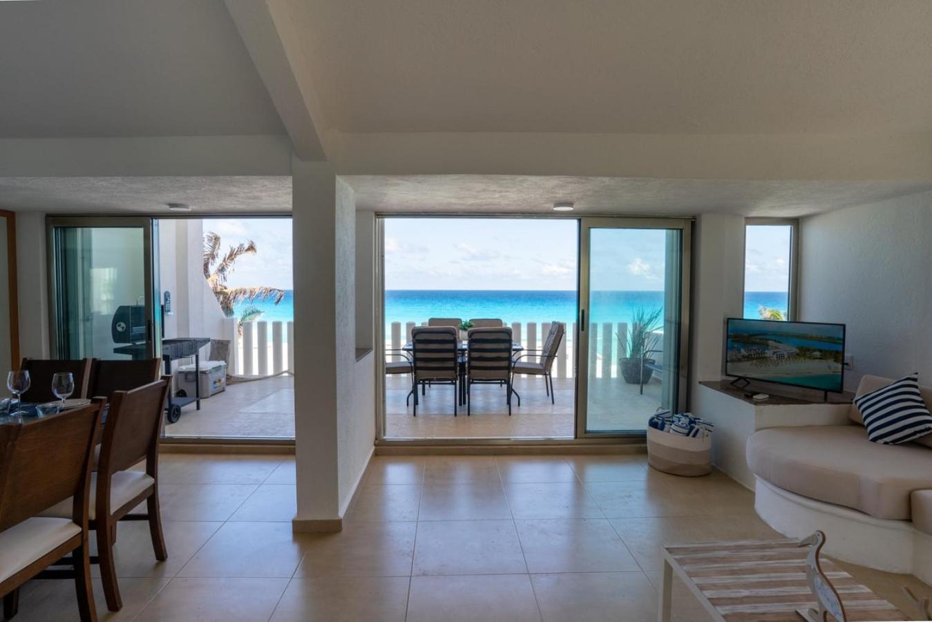 Holiday home Beachfront With Stunning Views And Pool