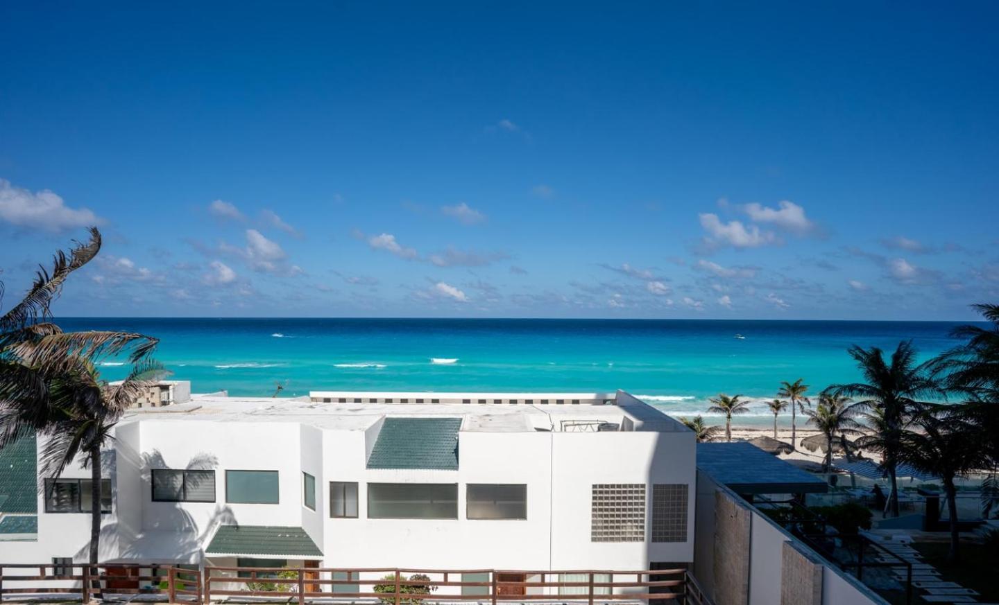 Holiday home Beachfront With Stunning Views And Pool *