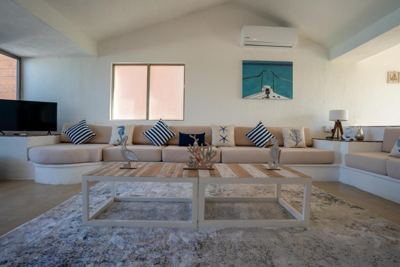 Holiday home Beachfront With Stunning Views And Pool *