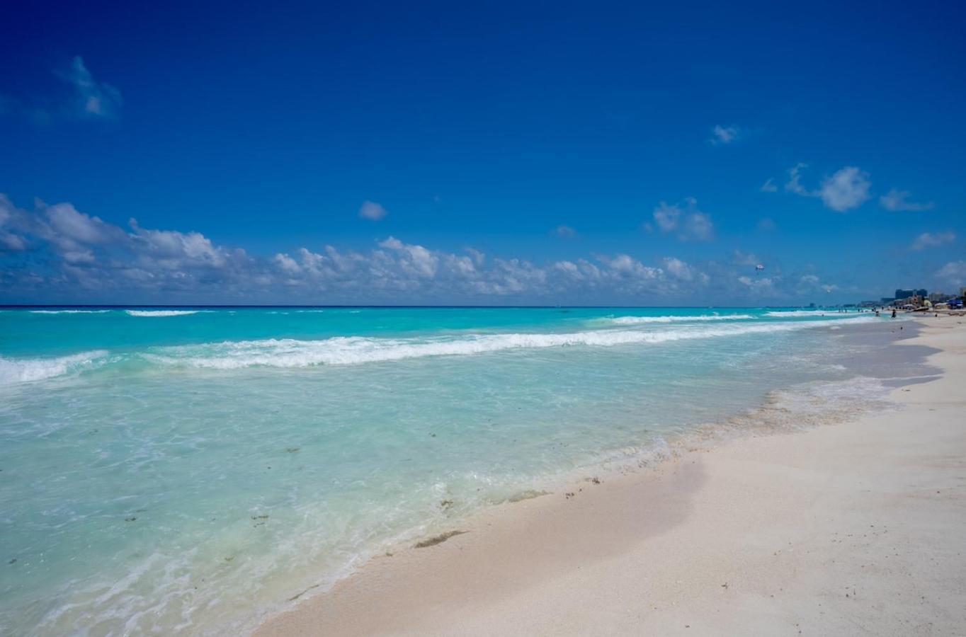 Holiday home Beachfront With Stunning Views And Pool *