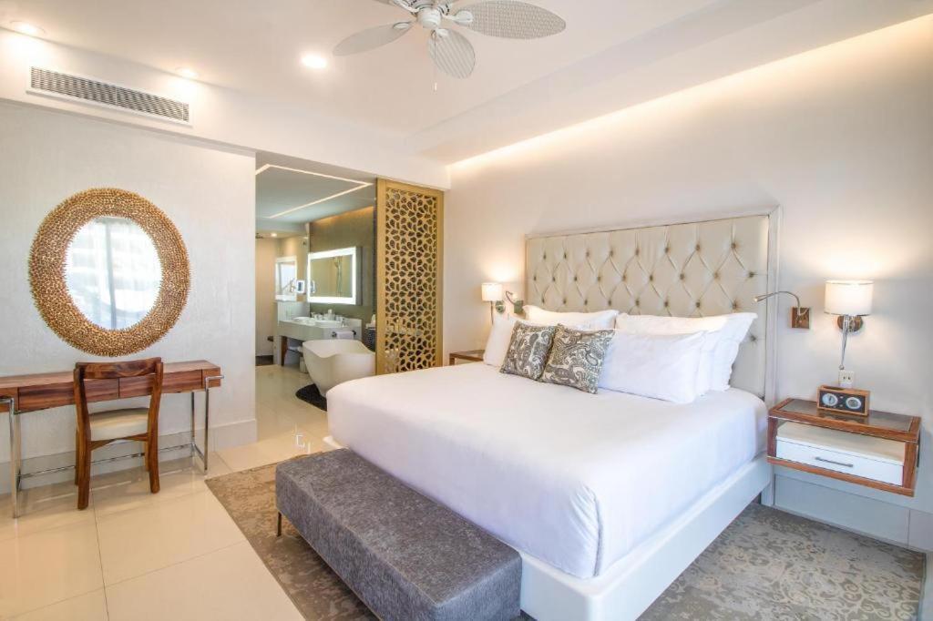 Garza Blanca & Cabos Cancún