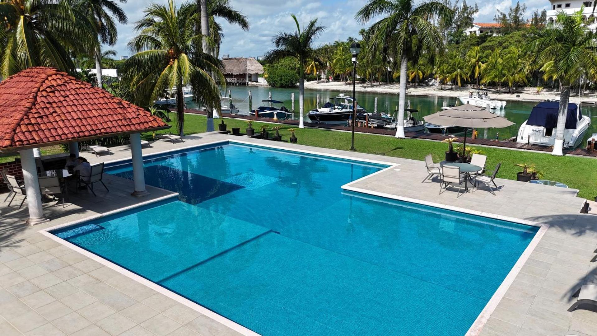 Beautiful Loft By The Lagoon Apartamento Cancún