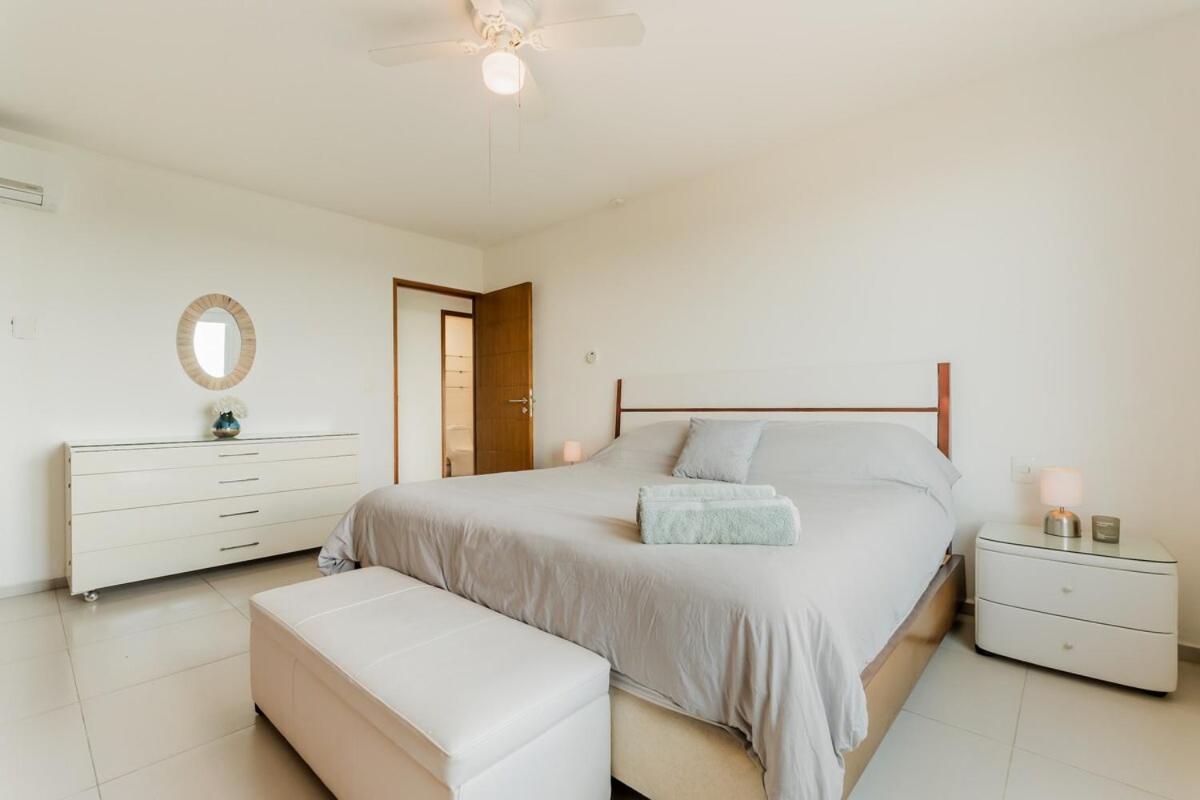 Carlbe Beachfront 2bdr With Pool By Casa Paraiso Cancun