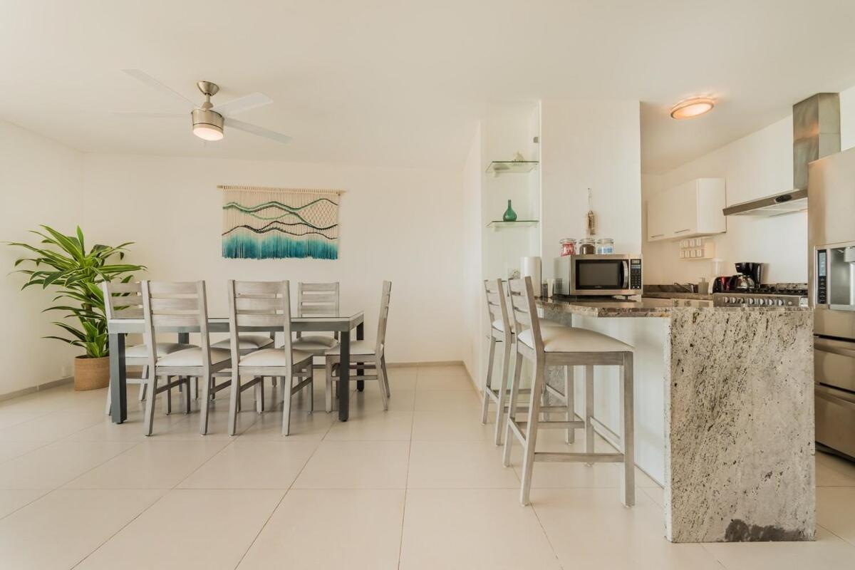 Apartment Carlbe Beachfront 2bdr With Pool By Casa Paraiso