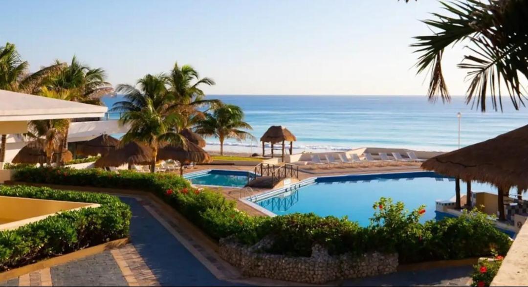 C/view, & Pool Access *