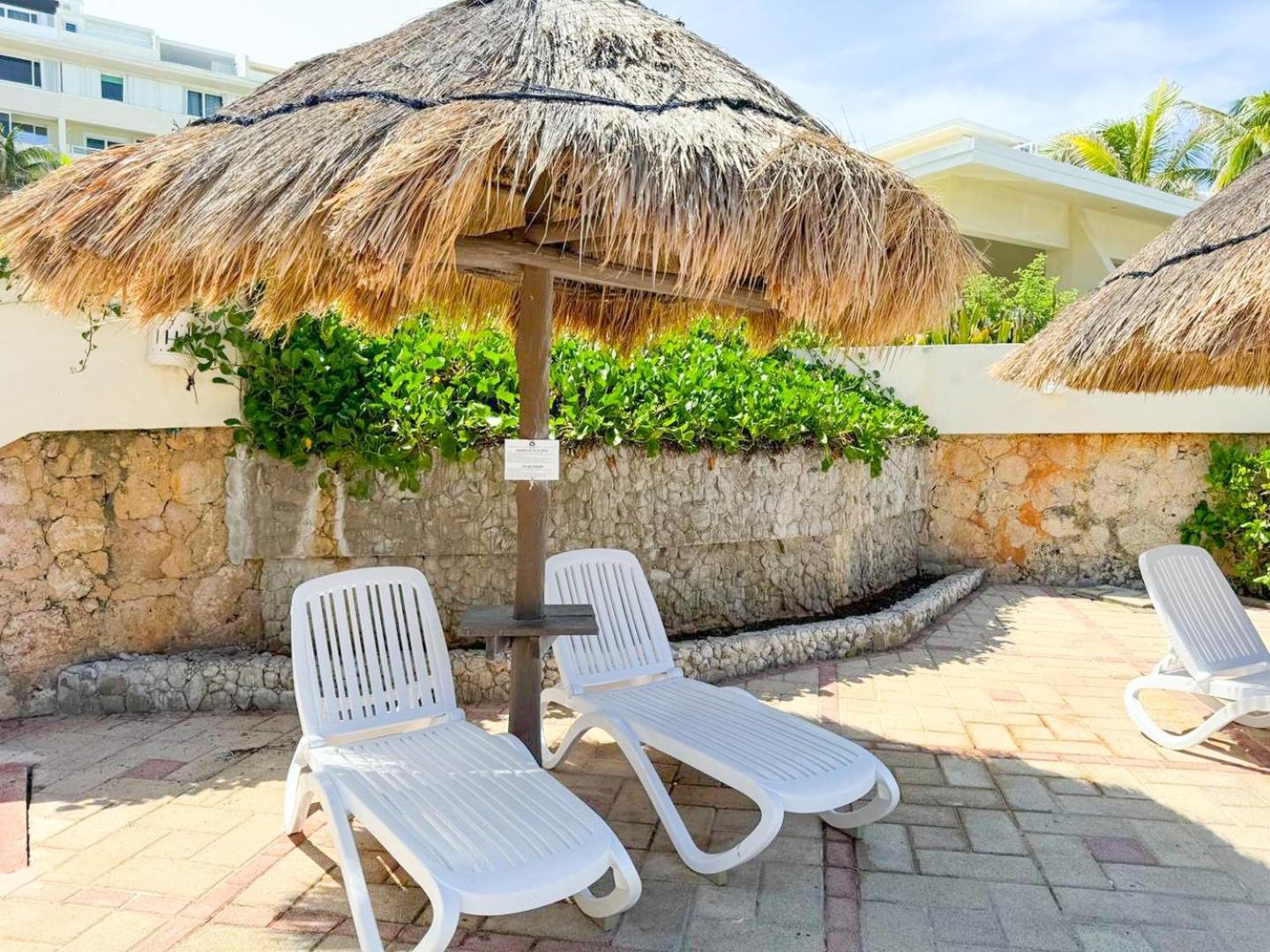 C/view, & Pool Access Apartment