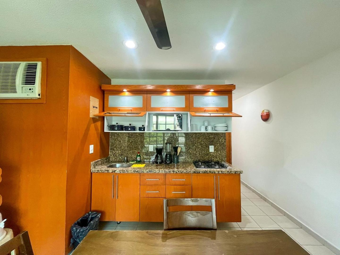 C/view, & Pool Access Apartment
