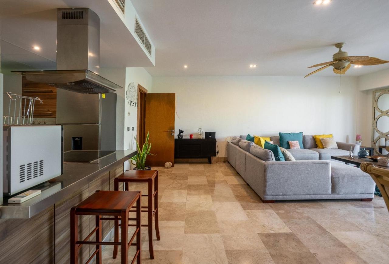 2br Beachfront Exclusive W/ Features Apartment Cancun