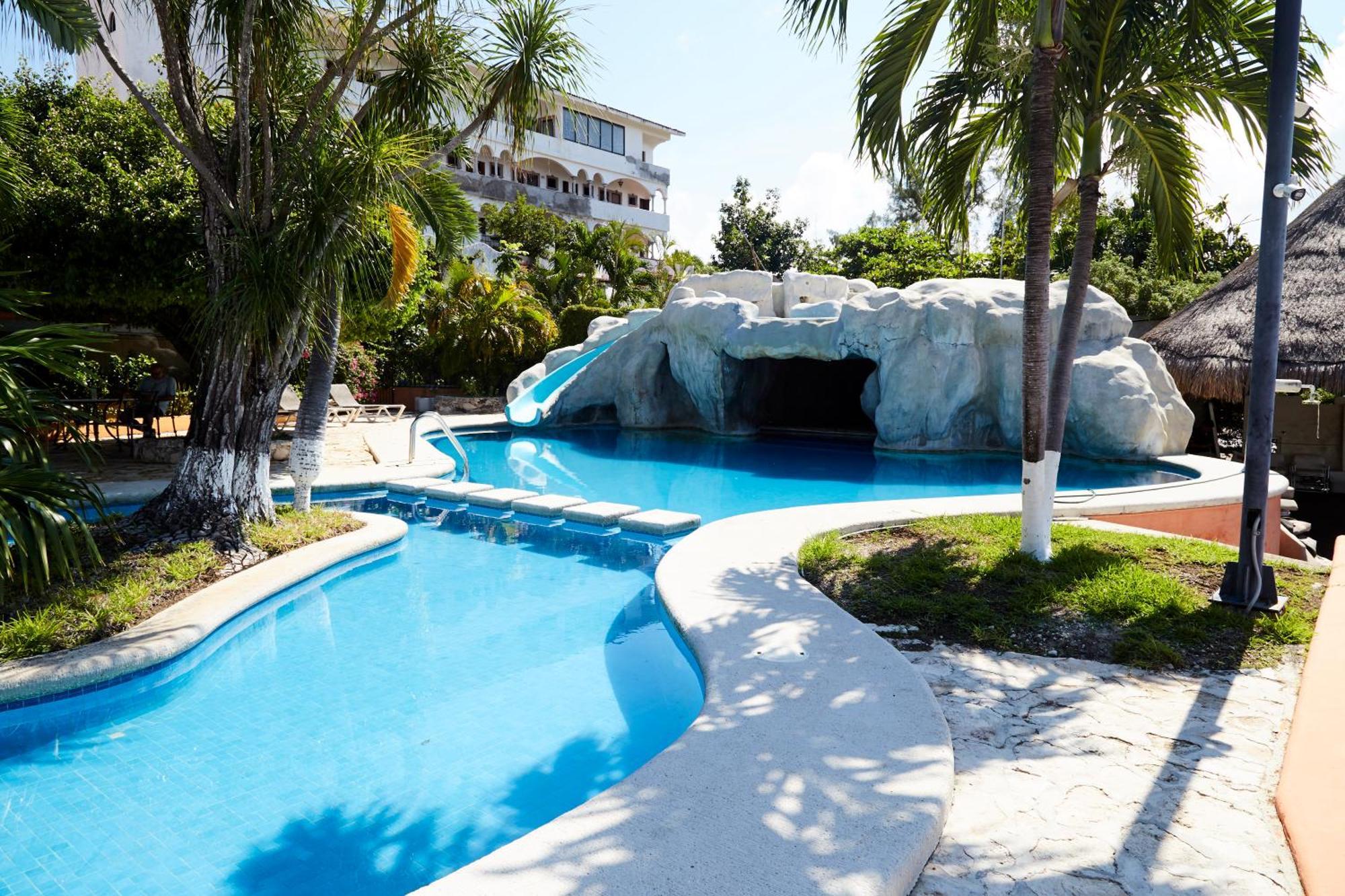 Yacht House Cancun
