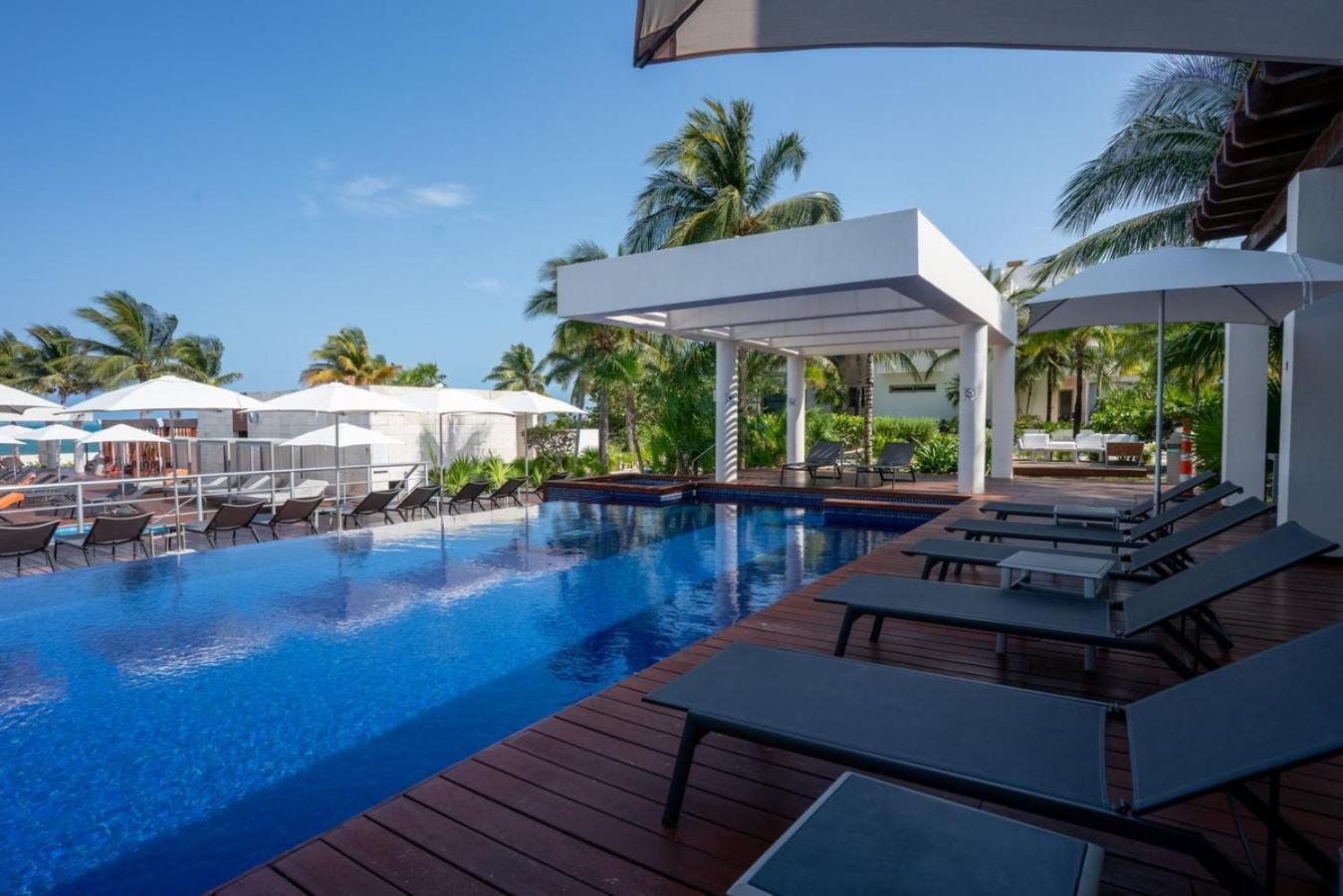 Apartment 2br & Marina Front W/ Features Cancun