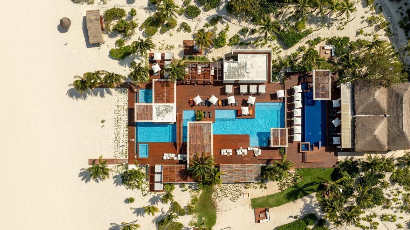 2br & Marina Front W/ Features