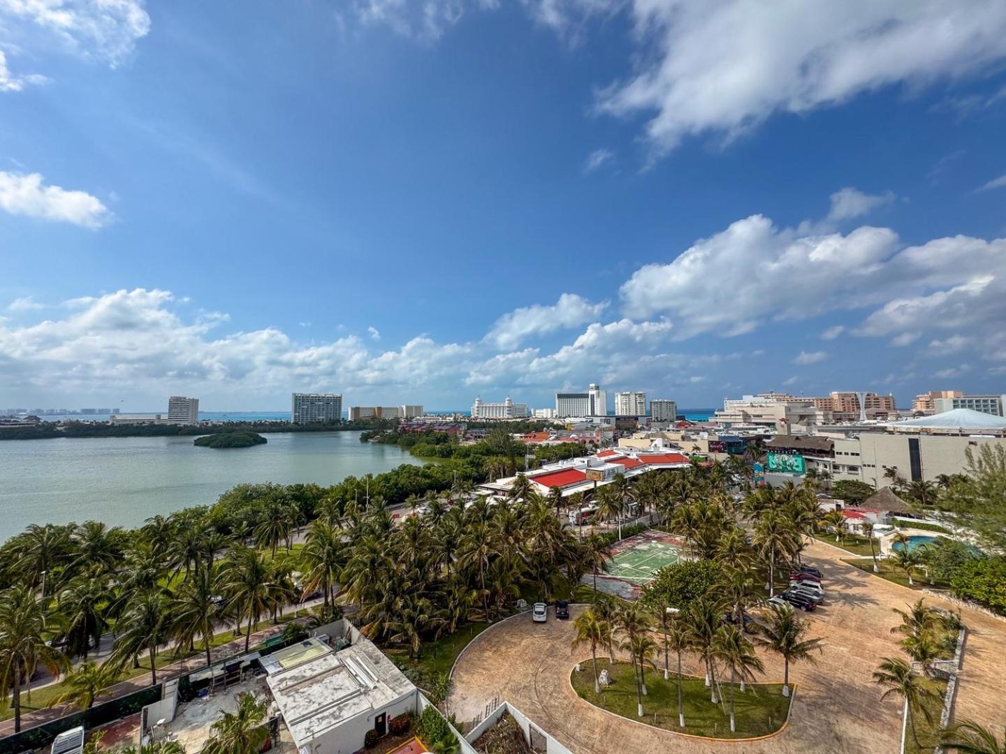 With Balcony, Access & Comfort, Pool