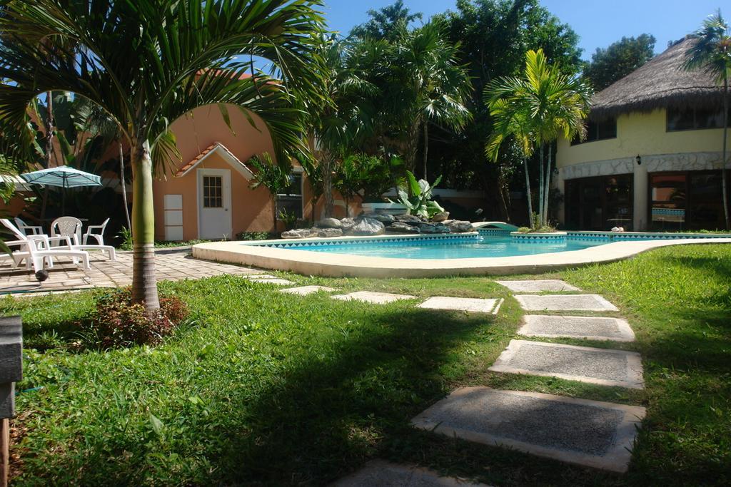 Guest house Residencia Encantos 2*