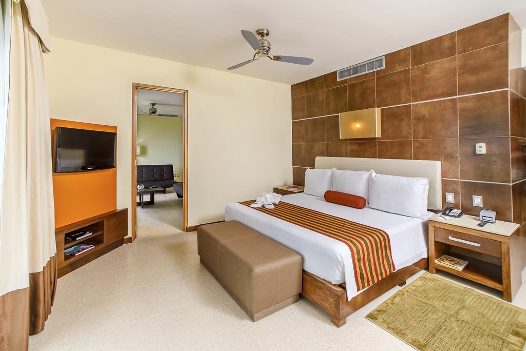 Krystal Urban & Beach Club Hotel