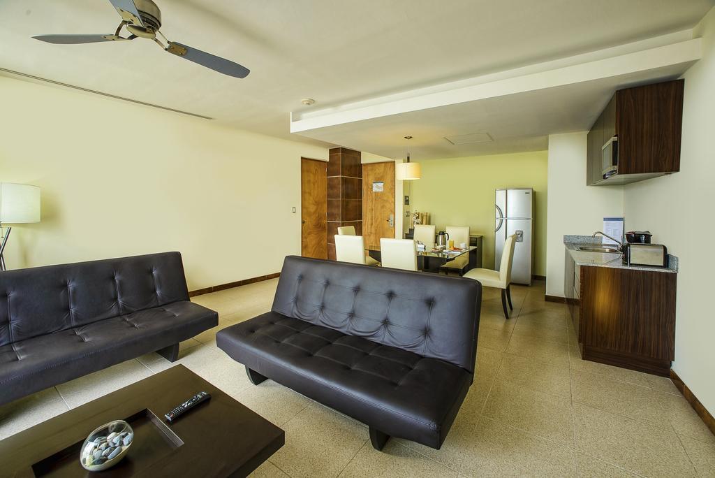 Hotel Krystal Urban & Beach Club