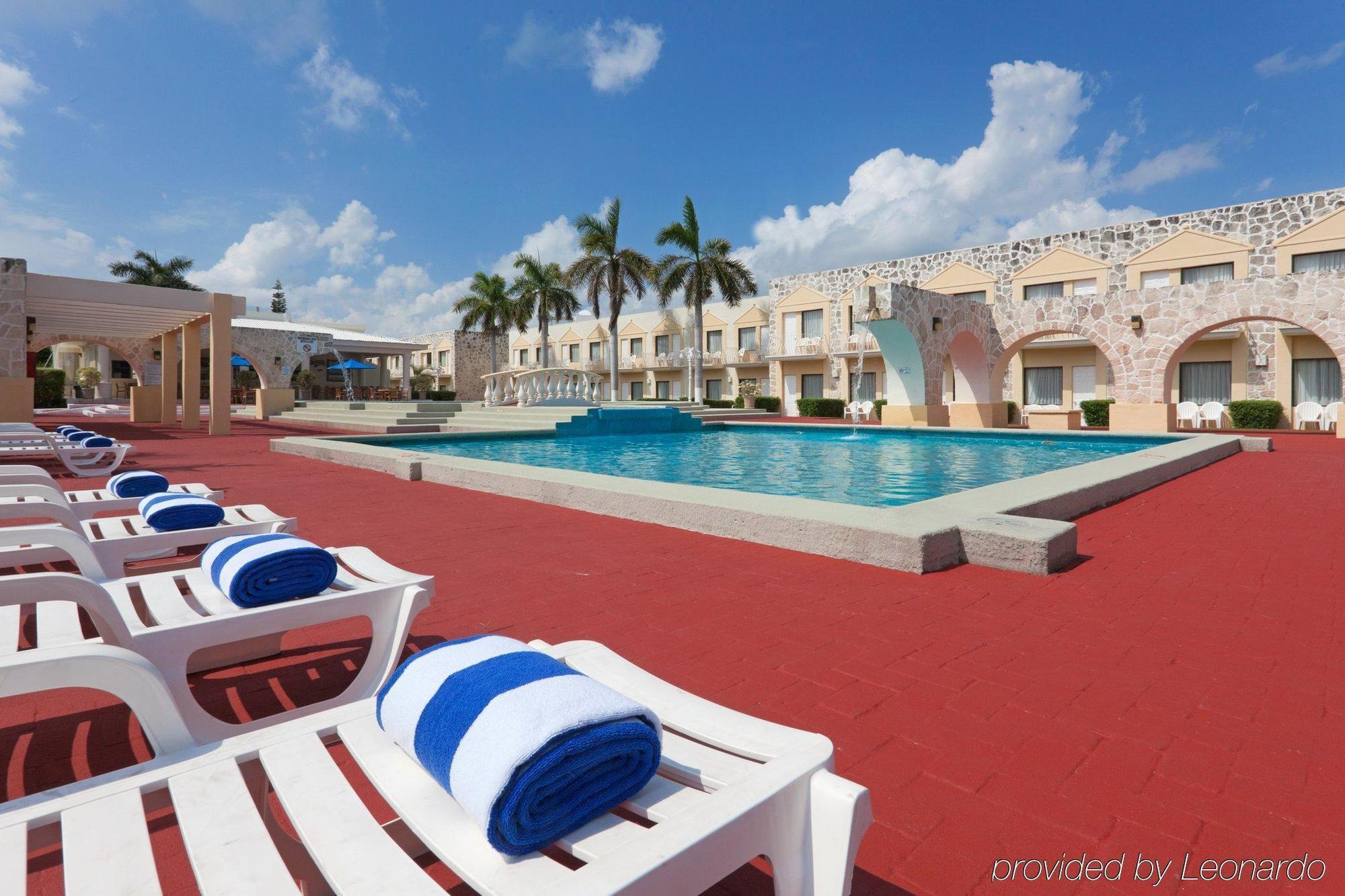 Holiday Express Hotel 3*