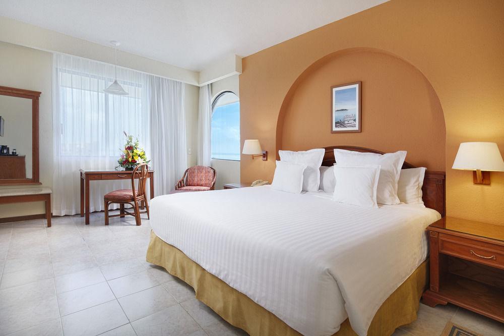 Resort Occidental Tucancun 4*