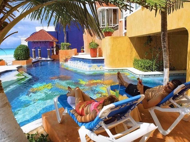 Avalon Baccara Cancun