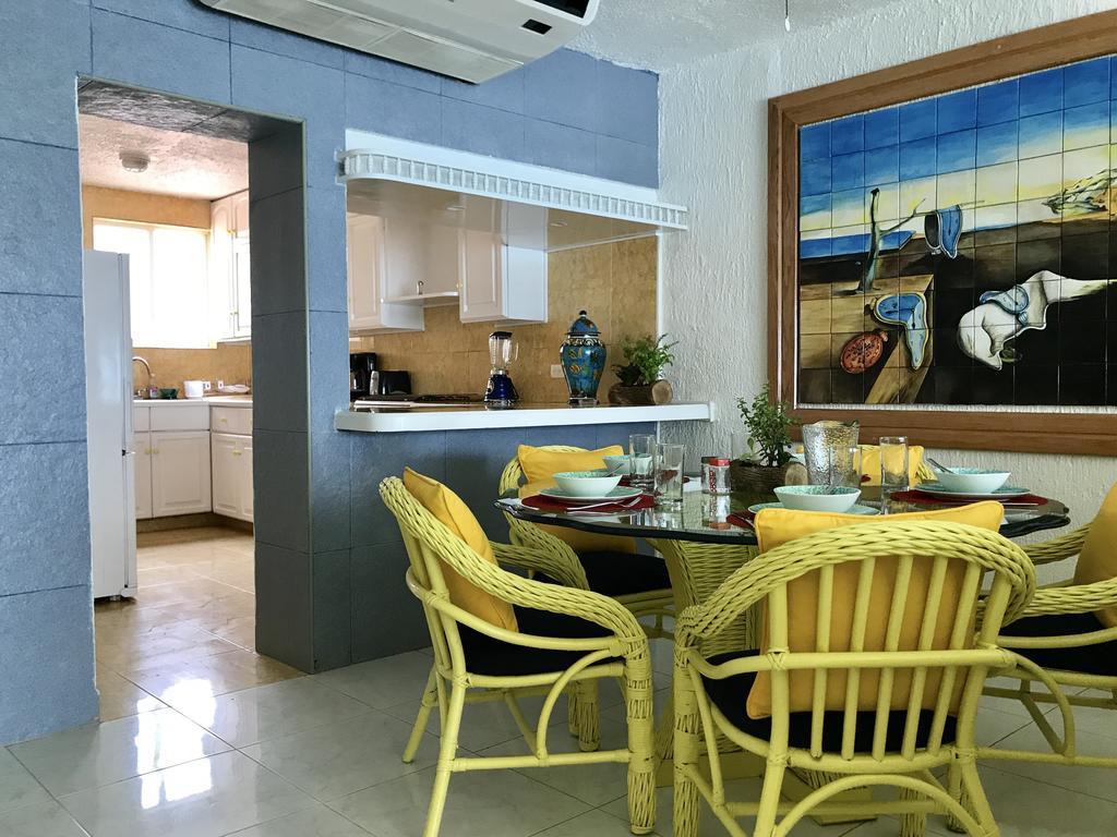 Eight Bedroom Beach House * Cancún