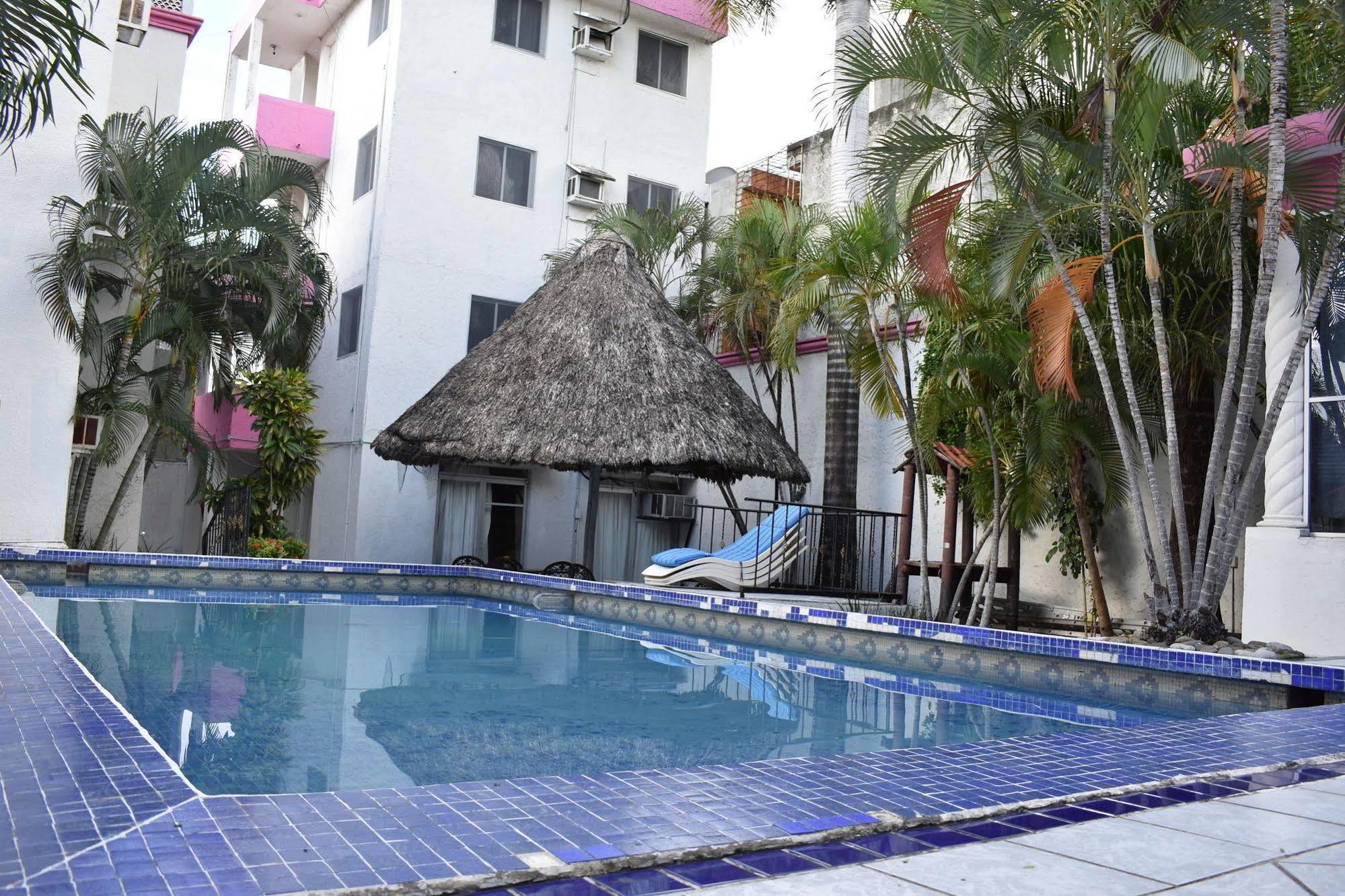 Garden Suites Cancun 2*