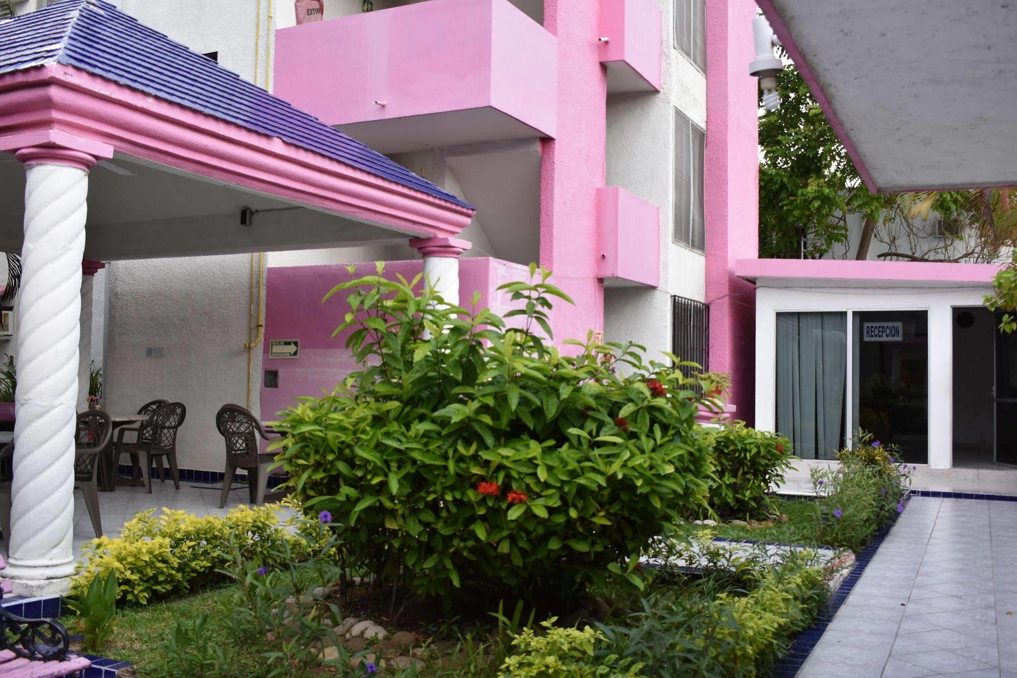 Garden Suites Cancun 2*