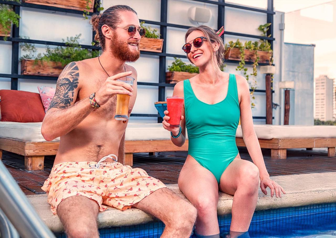 Hostel Nomads & Rooftop Pool *