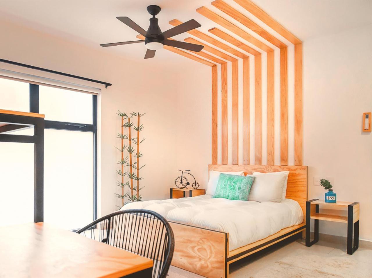 Nomads & Rooftop Pool Hostel Cancun