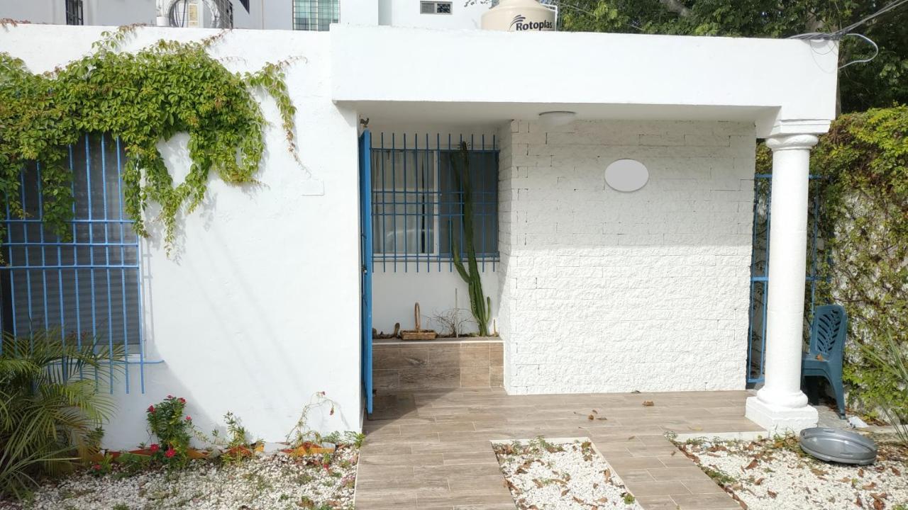 Casa Blanca Homestay *