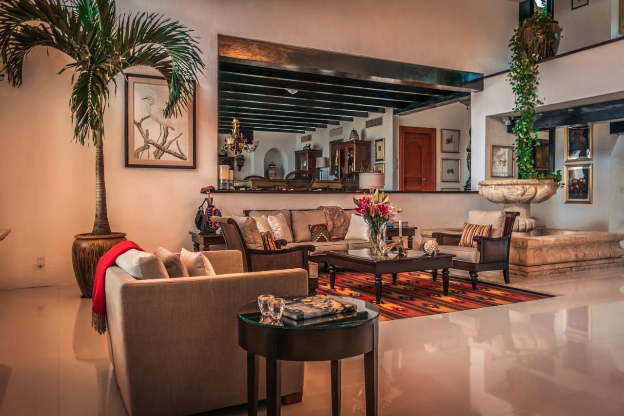 Albatros Oceanfront Luxury Hotelzone Cancun