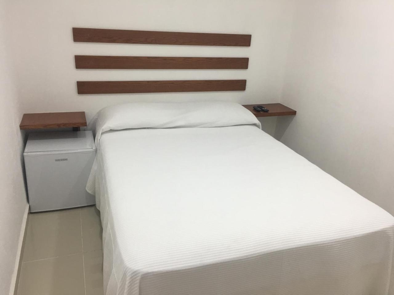 Leo Hotel *