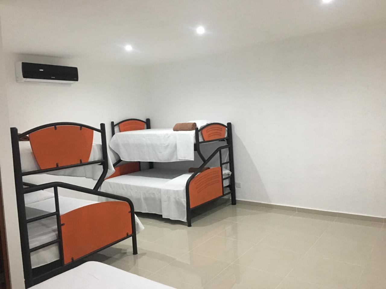 Hotel Leo *